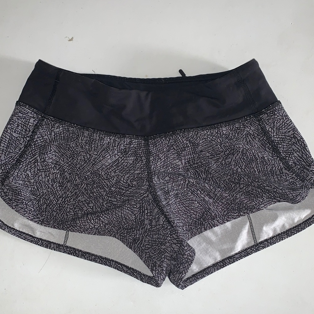 Lulu lemon speed short
